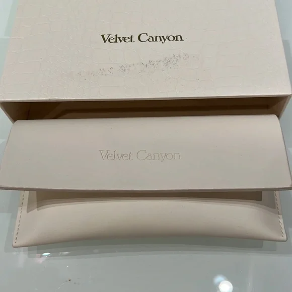 Velvet Canyon Femme Chat Glasses - Picture 4 of 7